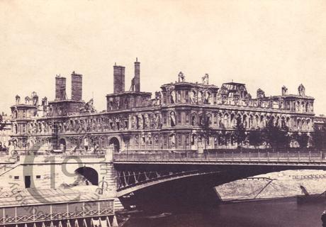 Hôtel de Ville and Pont d'Arcole