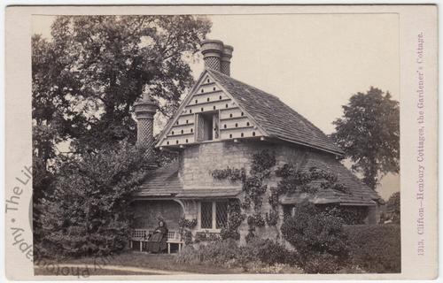 Henbury Cottages in Clifton