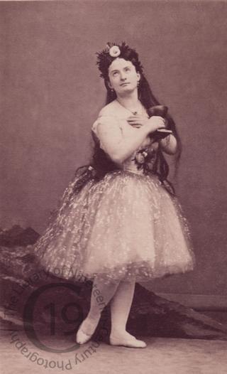 Mlle Amina Boschetti 